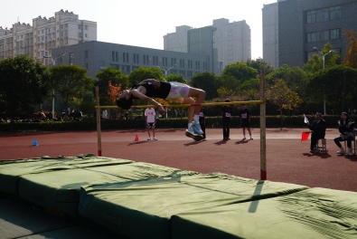 跳高.jpg